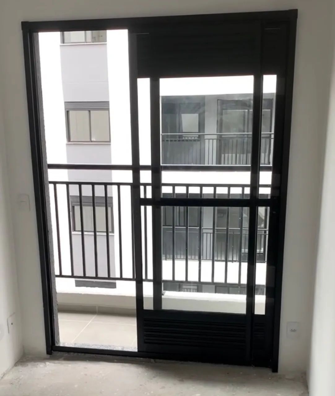 PORTA BALCÃO 2 FOLHAS
