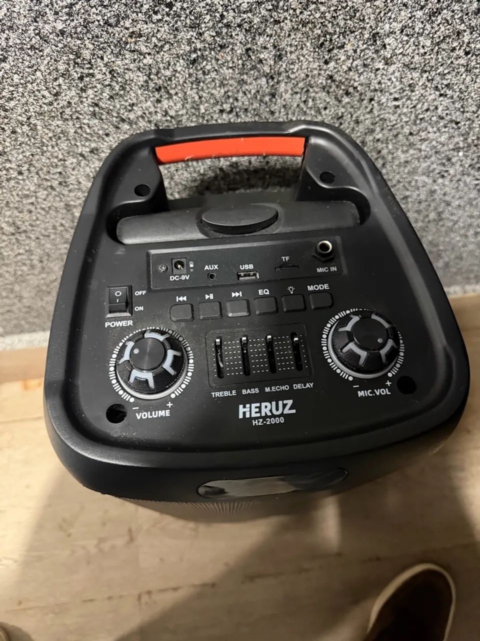 Caixa de som amplificada com 2 microfones  - Foto 3