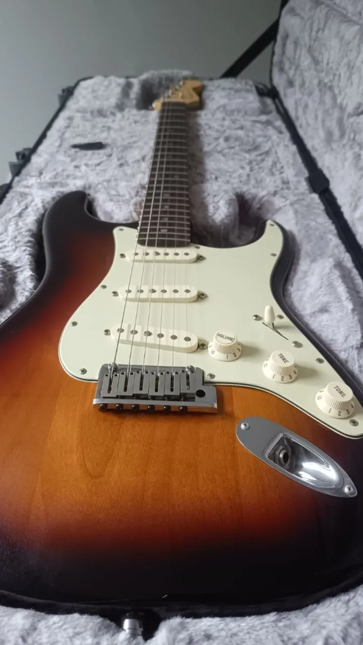 guitarra fender american deluxe stratocaster