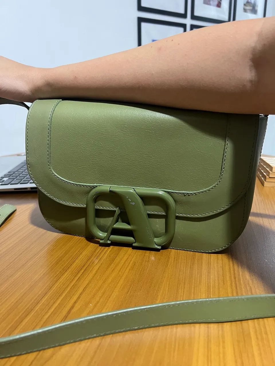 Bolsa em couro legítimo Arezzo - Foto 2