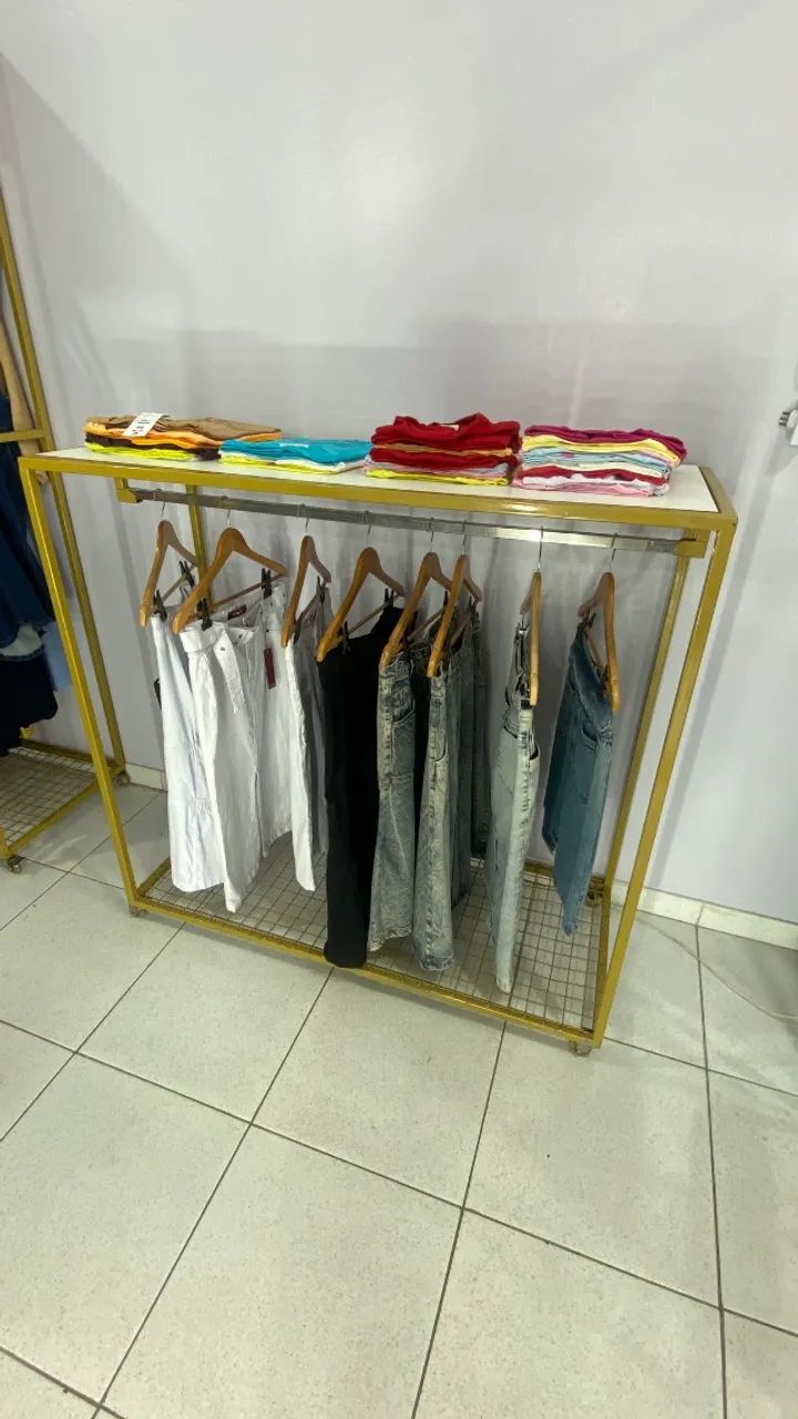 Móveis de loja de roupas  - Foto 2