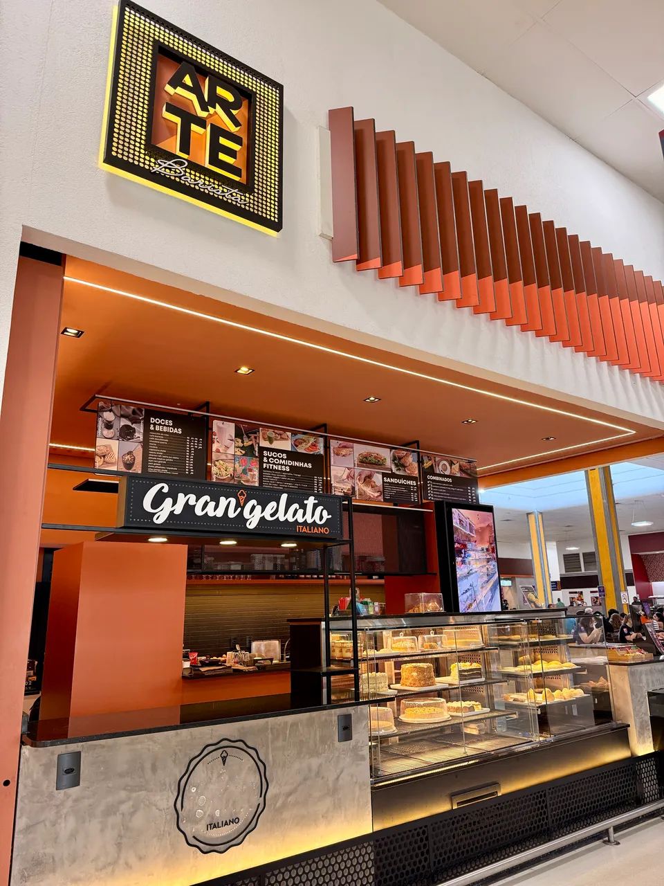 Cafeteria no centro de Itajaí em plena operação  - Foto 2