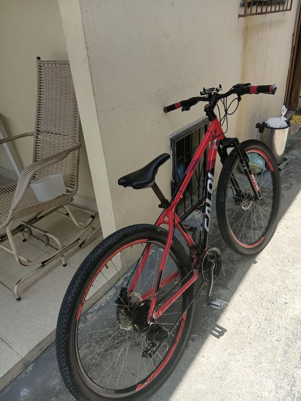 Vendo uma bicicleta 