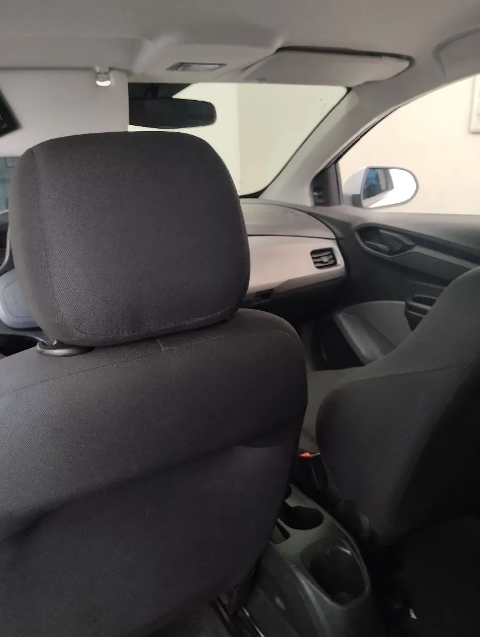 Chevrolet Onix JOY Hatch 1.0 8V Flex Mec. 4P 2018 - Foto 4
