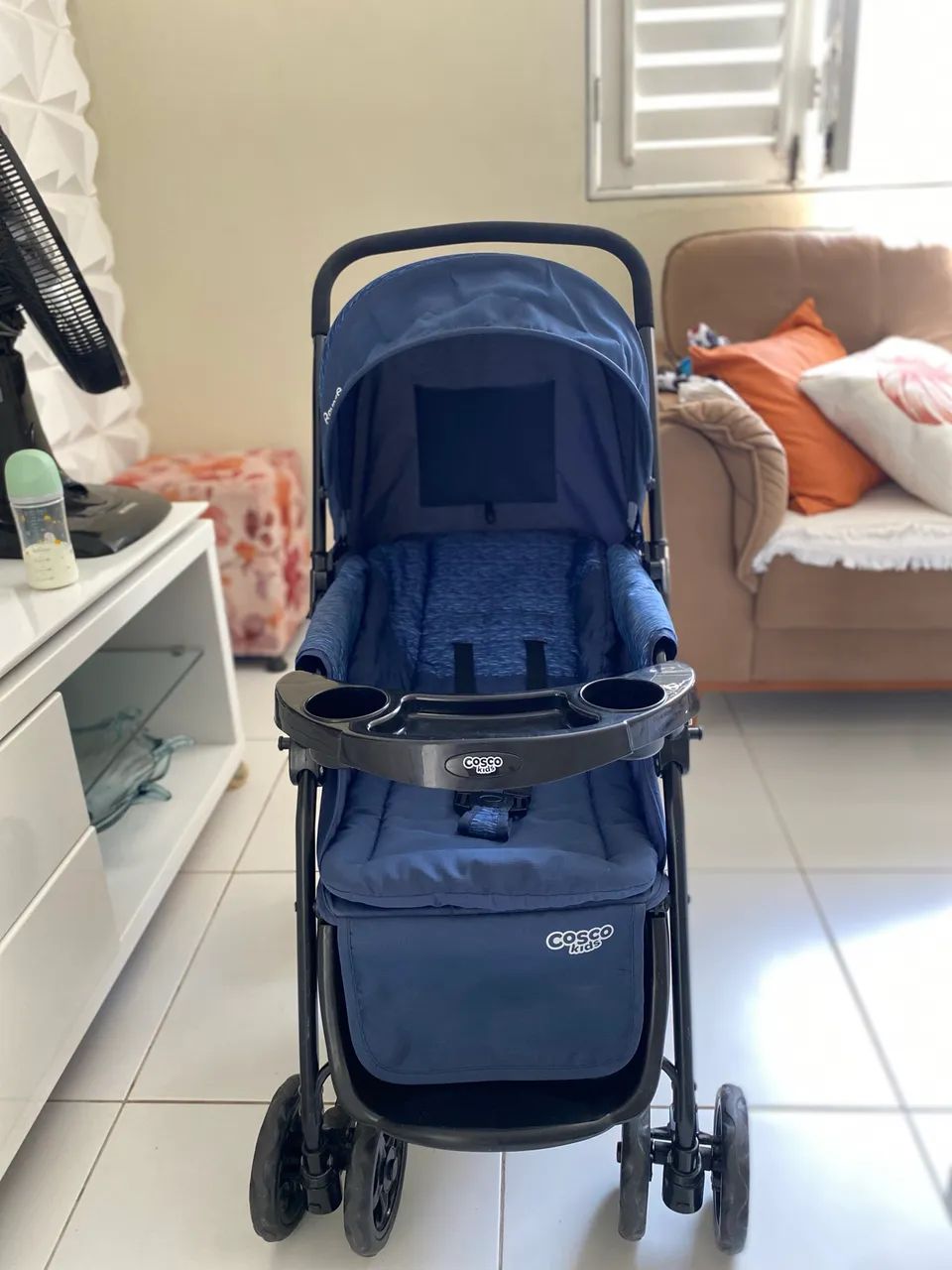 Vendo carrinho de bebê + bebê conforto cosco - Foto 3