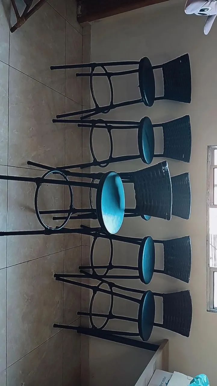 Vende se 6 cadeiras de balcão 