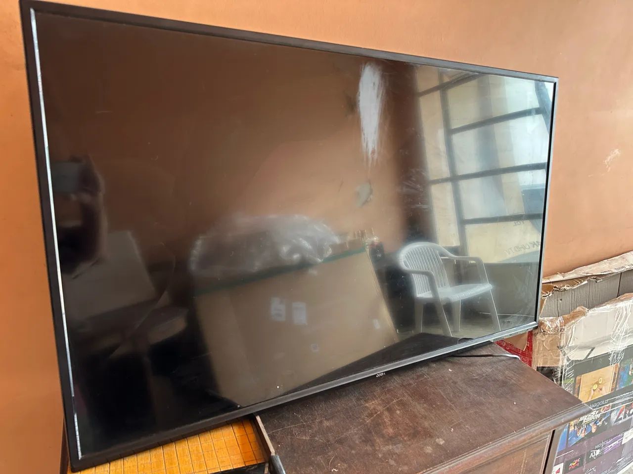 Tv Smart Cobia 50 Polegadas Nova Com Tela Trincada 300,00 