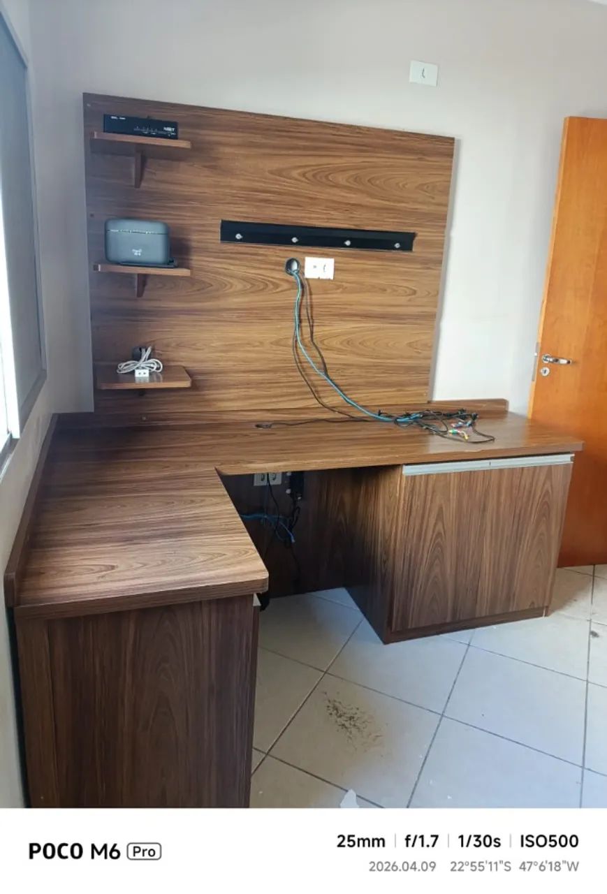 painel e bancada para quarto/ escritório