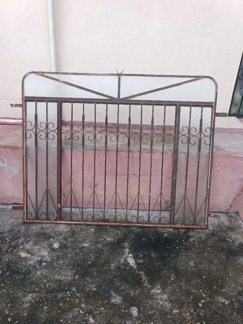 Janela de ferro tam. 150 cm Larg. X 120 cm de Altura 