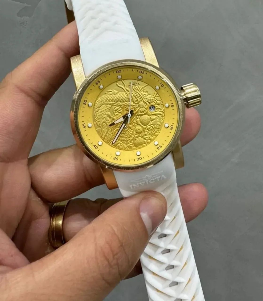 Relógio Estilo Yakuza Esportivo - Pulseira de Silicone e Design Imponente - Foto 2