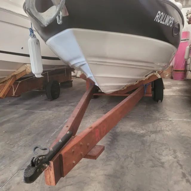 lancha Millenium 225 , motor Yamaha 150 HP 120 h  - Foto 10