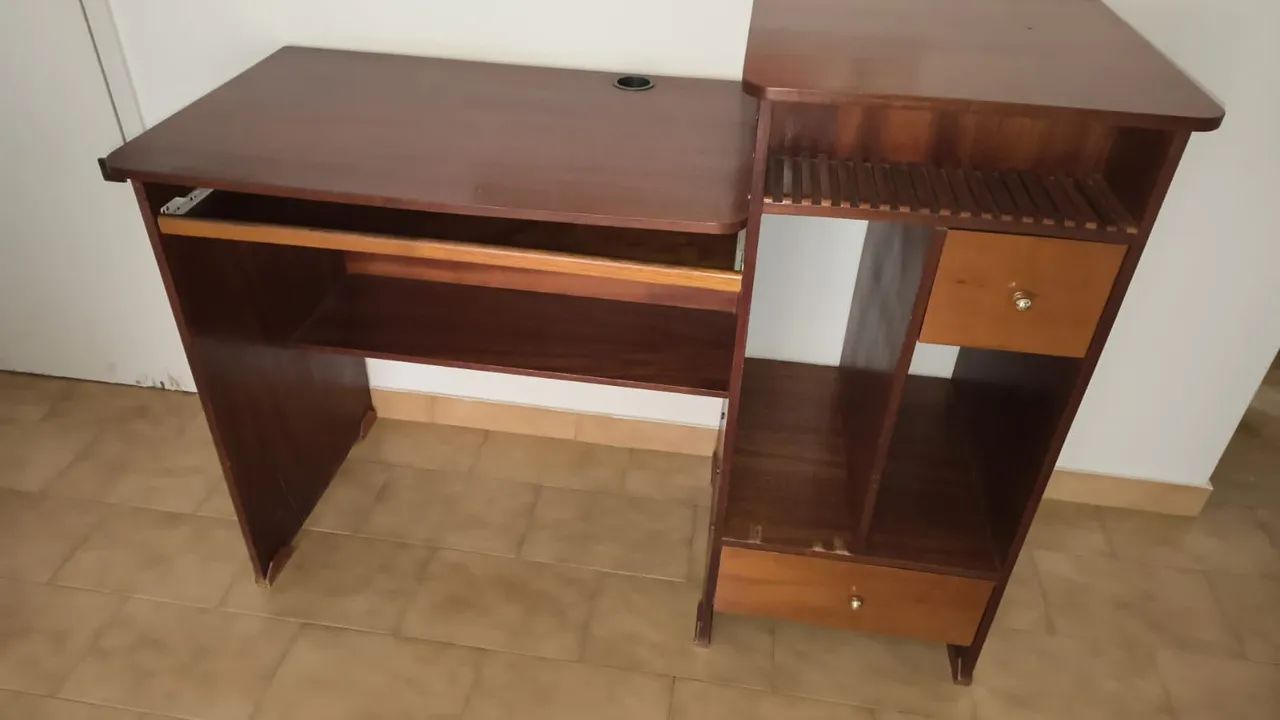 Mesa de computador em madeira  - Foto 2