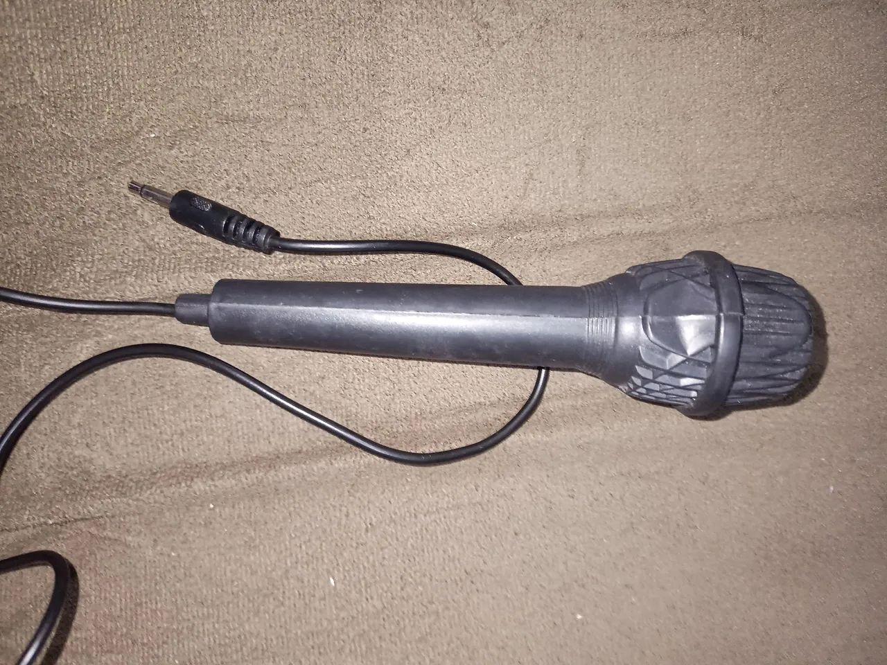 Microphone 451035768806461441