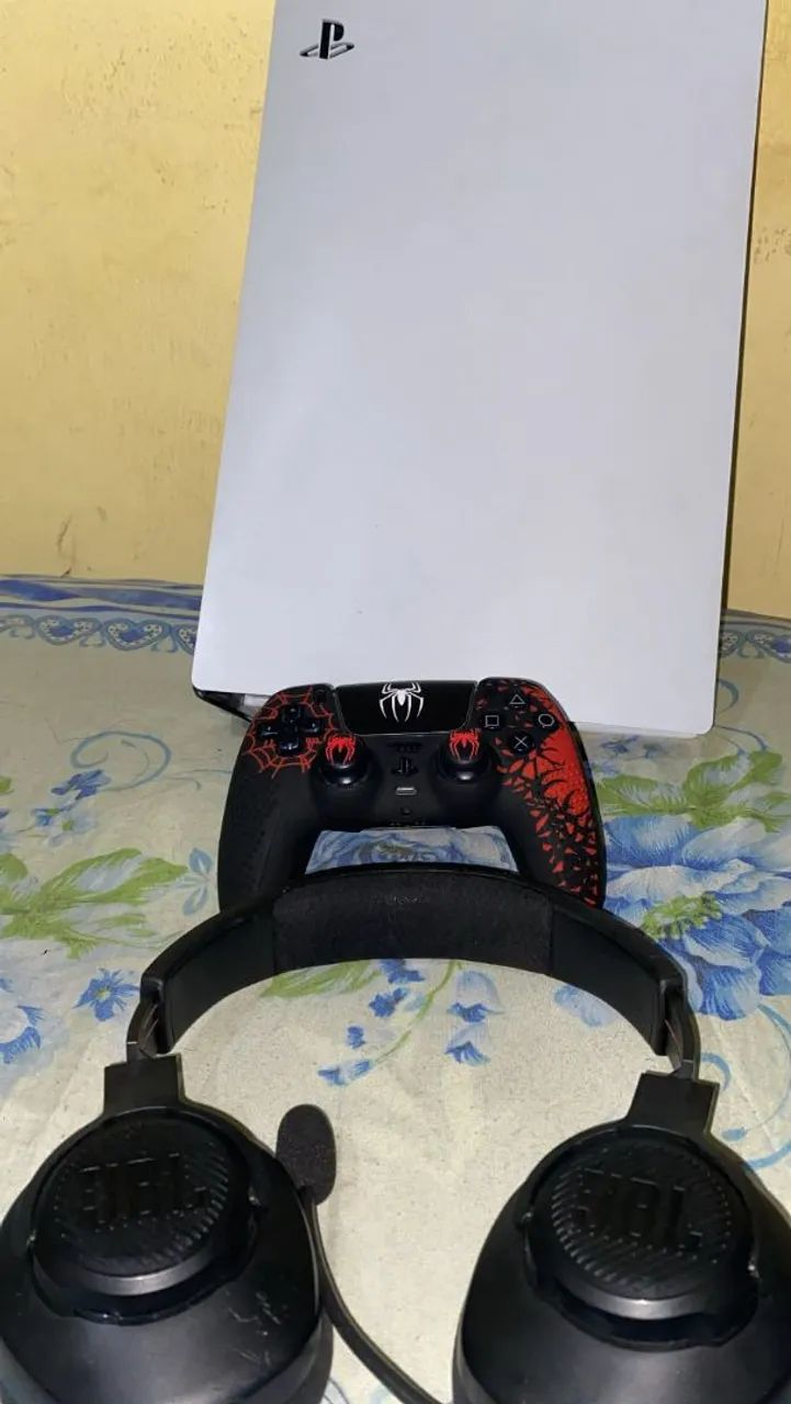 PS5 MUITO BEM CONSERVADO COM CAIXA E CAIXAS DE CONTROLES. - Foto 5