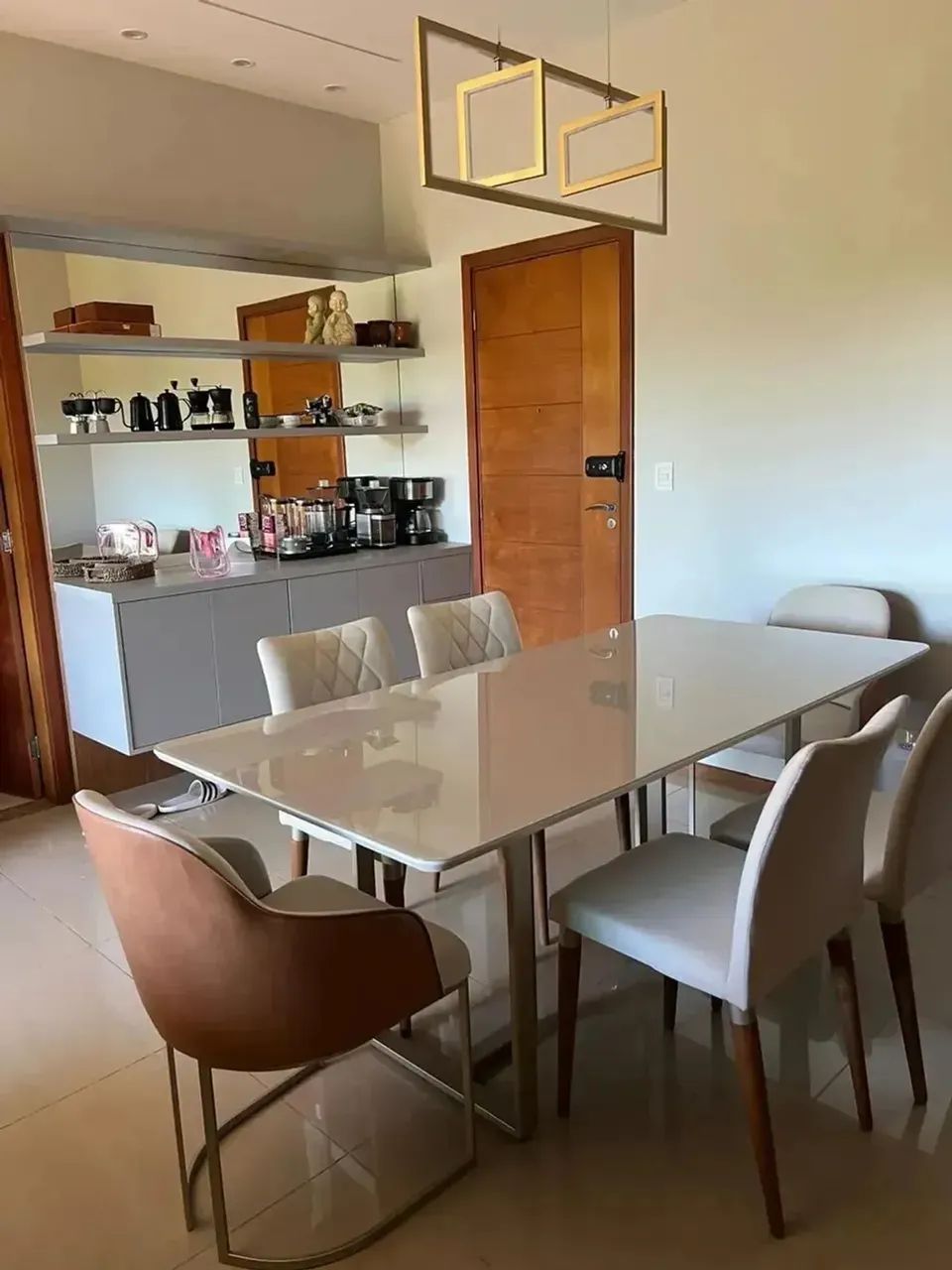 ILHAS GREGAS - LINDO APTO MOBILIADO - 599.000,00