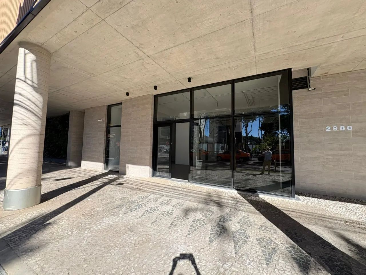 Loja 250m2 priv + 6 vagas Aprox 450m2 exclusivos