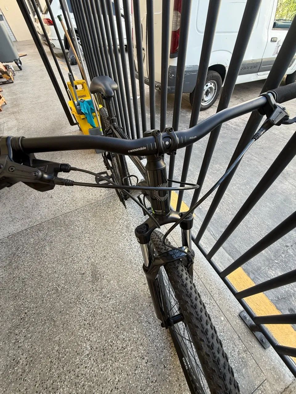 BICICLETA CANNONDALE ARO 29  - Foto 3