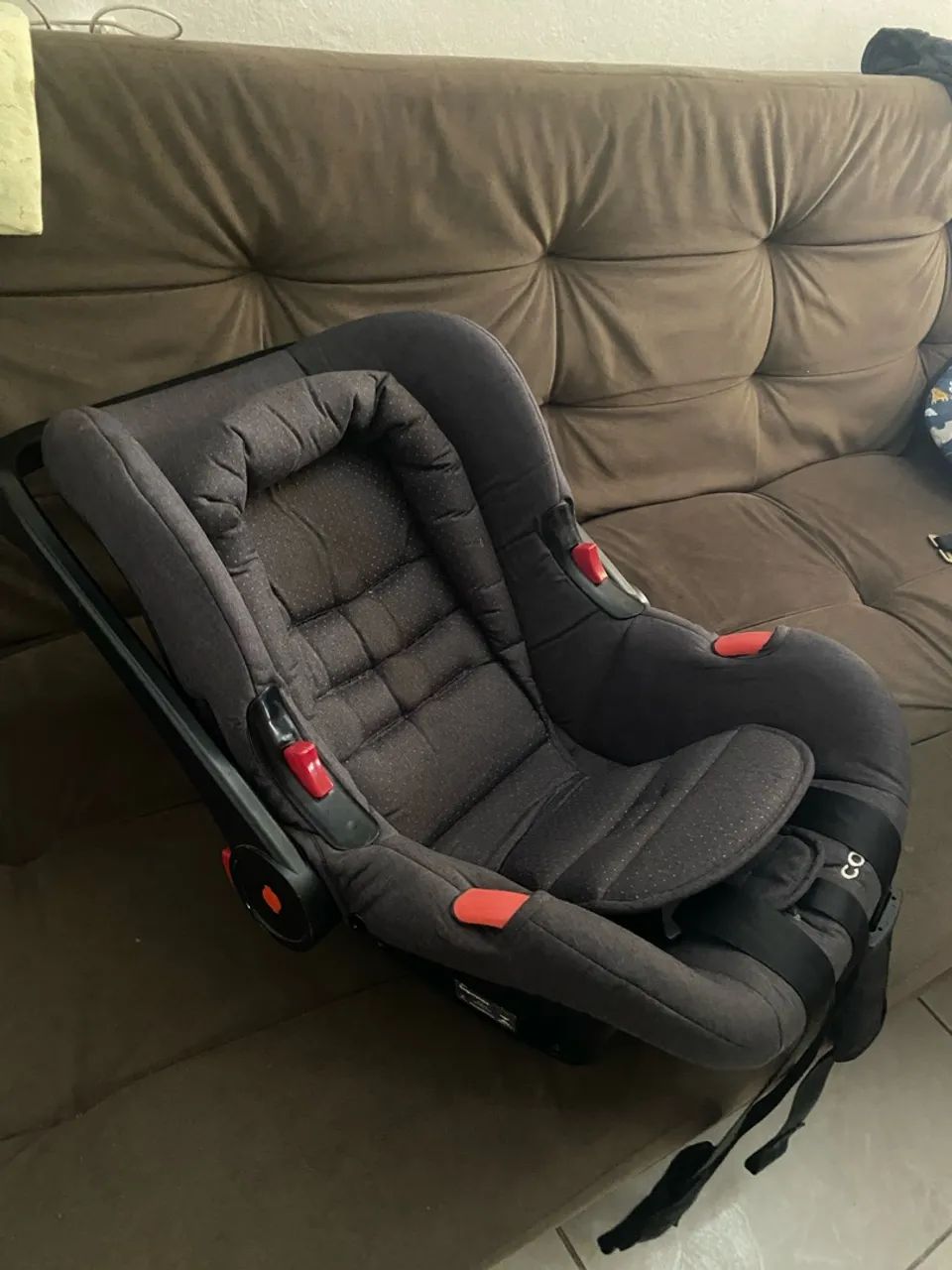 Vende-se bebê conforto 