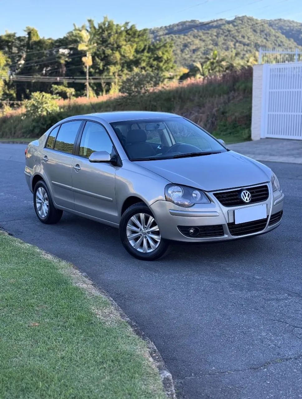 Volkswagen Polo Polo Sed. COMFORT. 1.6 Mi Tot. Flex 8v 2012