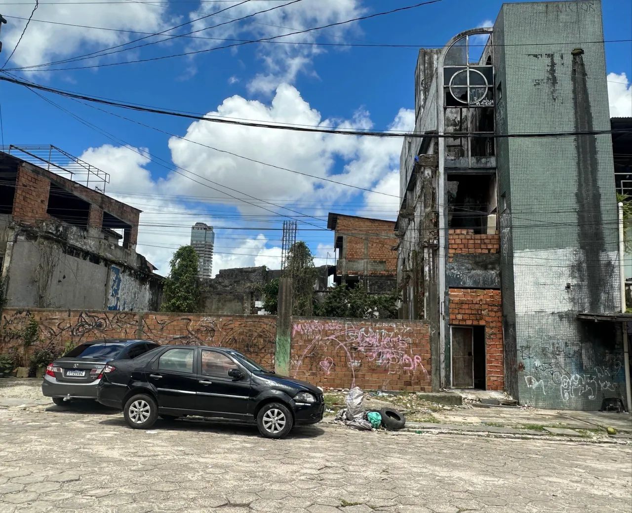 Prédio Comercial com terreno ao lado 