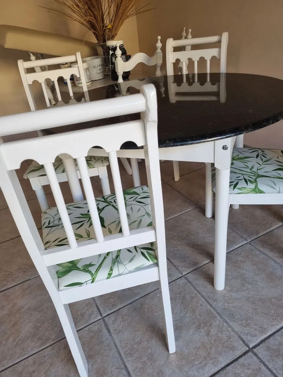 Mesa e cadeiras  - Foto 2