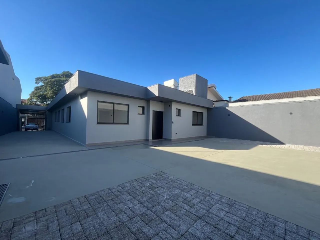 Sala para alugar em Maringá, Zona 05, com 233.32 m² - Foto 2