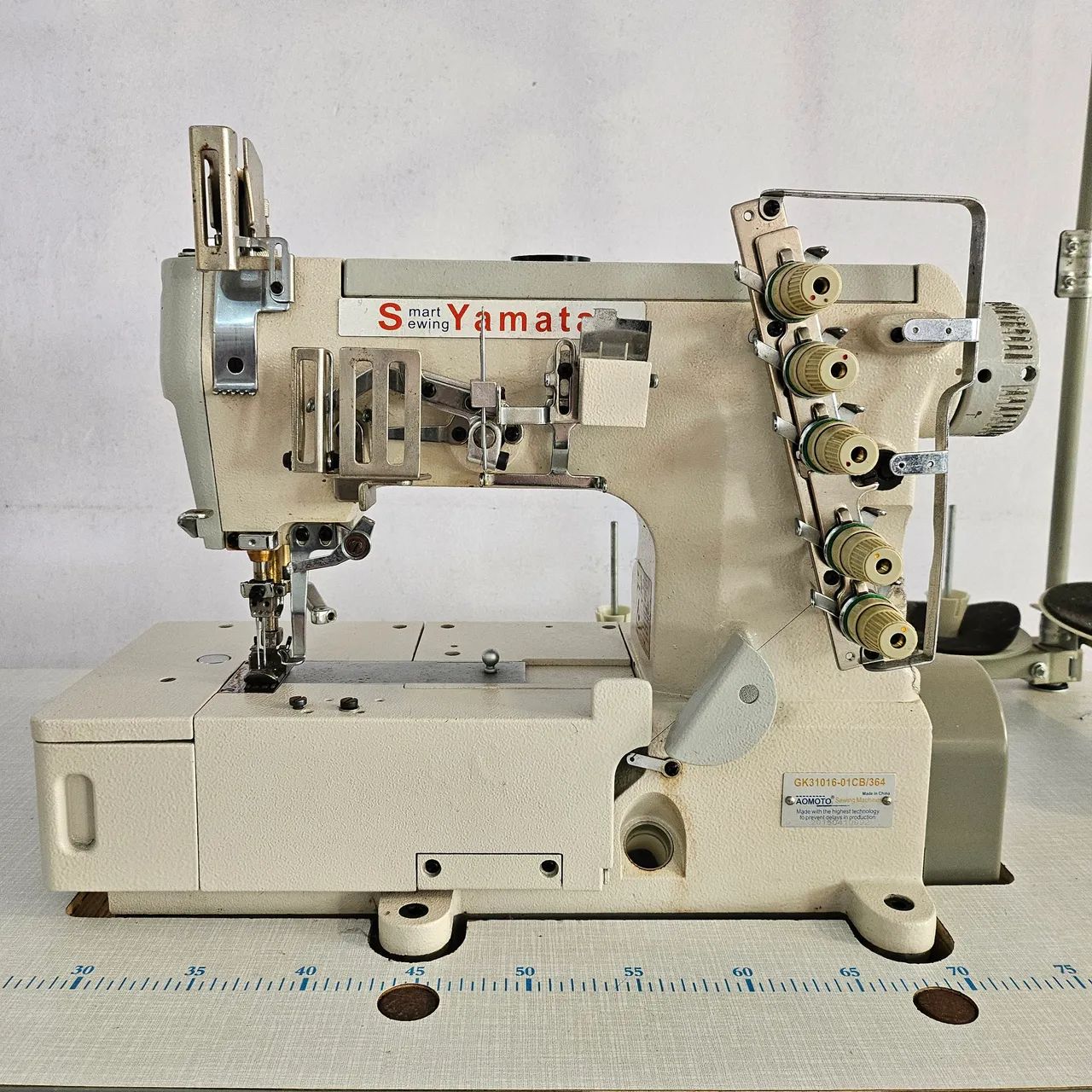 Maquina de costura galoneira pouquíssimo usada 