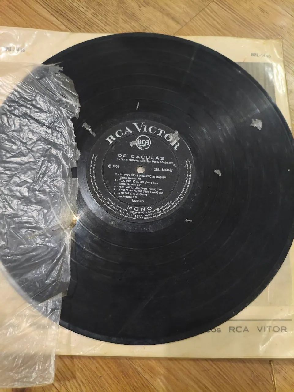 Vinil raro e em excelente condições dos Caçulas - Foto 4
