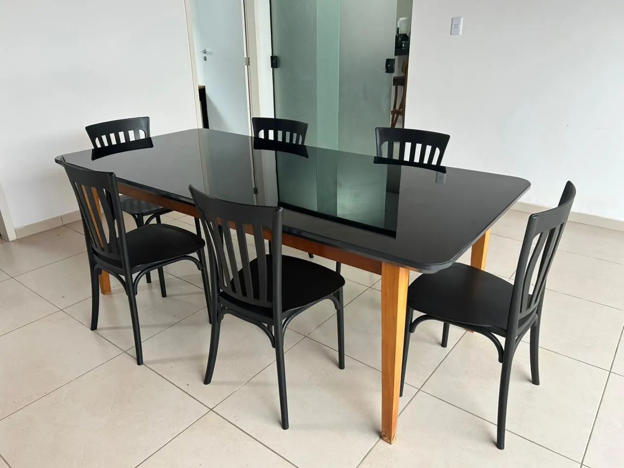 Exquisite Table469175280337561601