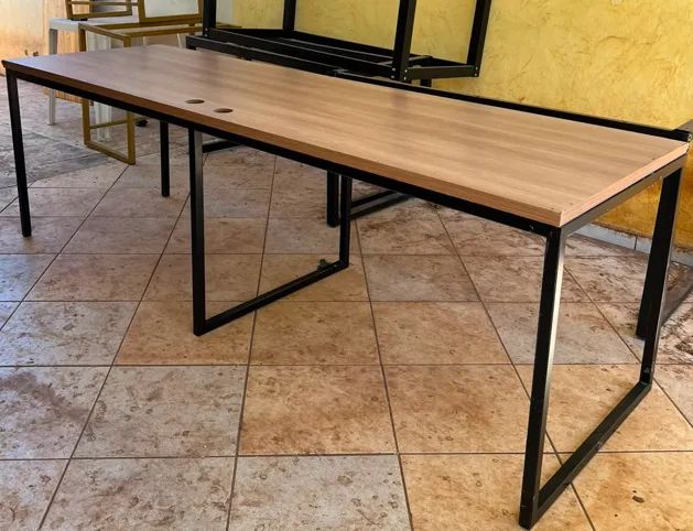 Mesa de Escritório MDF ? 1,80 × 0,80 m