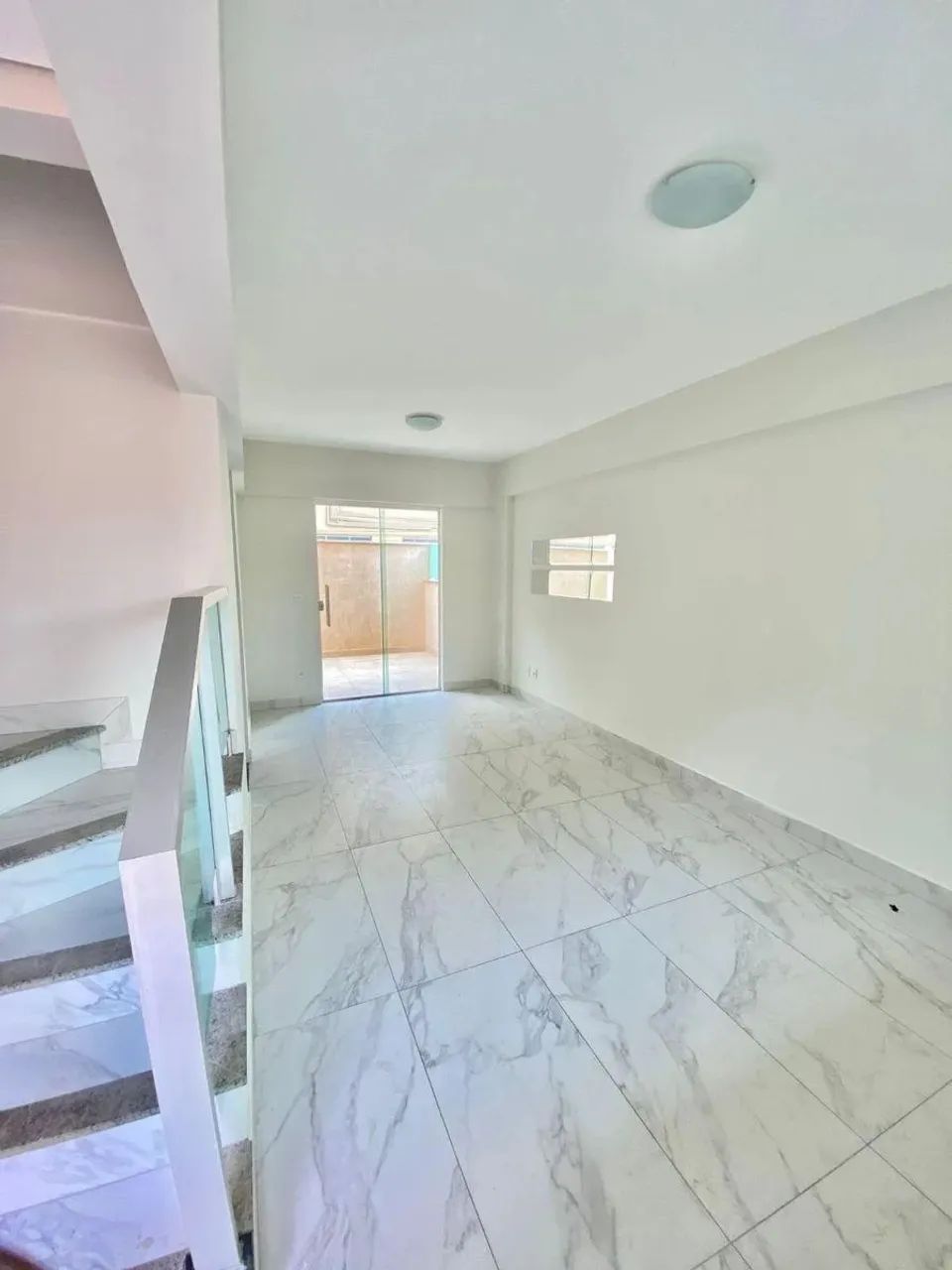 Casa Duplex com 02 quartos para locação, 80m² - Foto 2