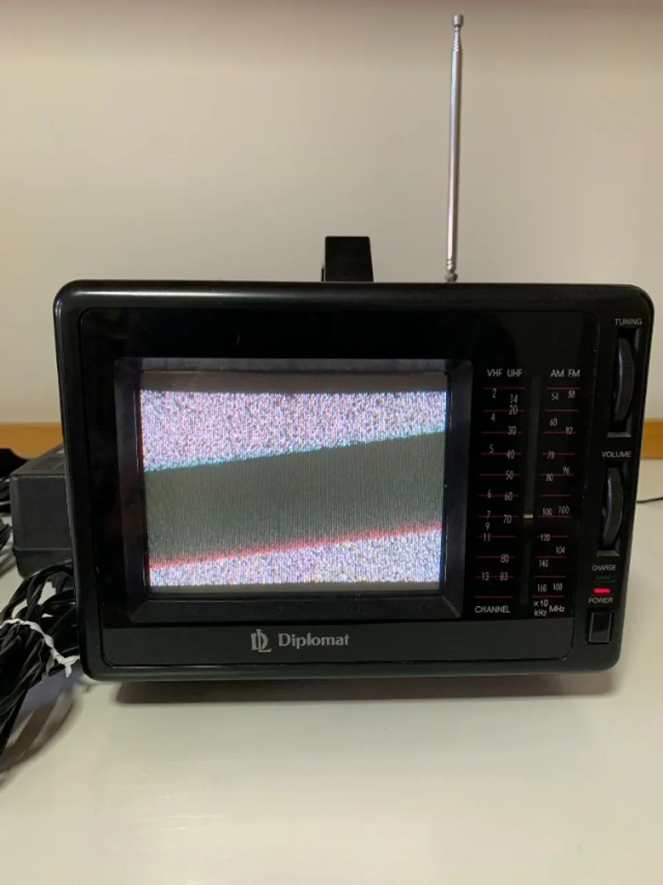 TV colorida de 5 polegadas com rádio - usada - Foto 4