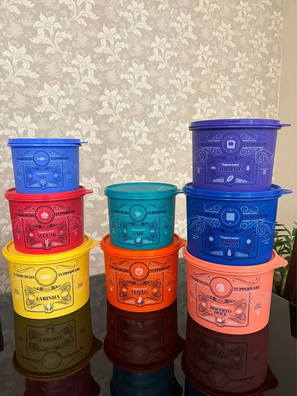 Caixas de mantimentos Tupperware 