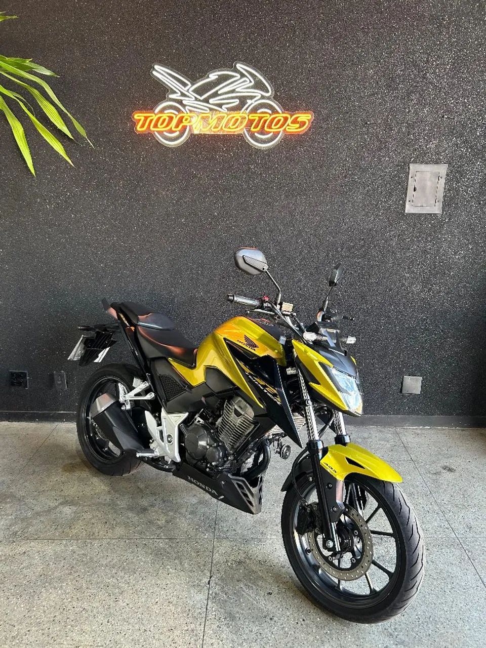 CB TWISTER 300F