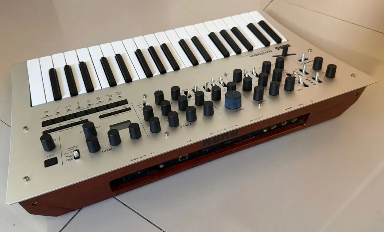 KORG Minilogue  - Foto 3