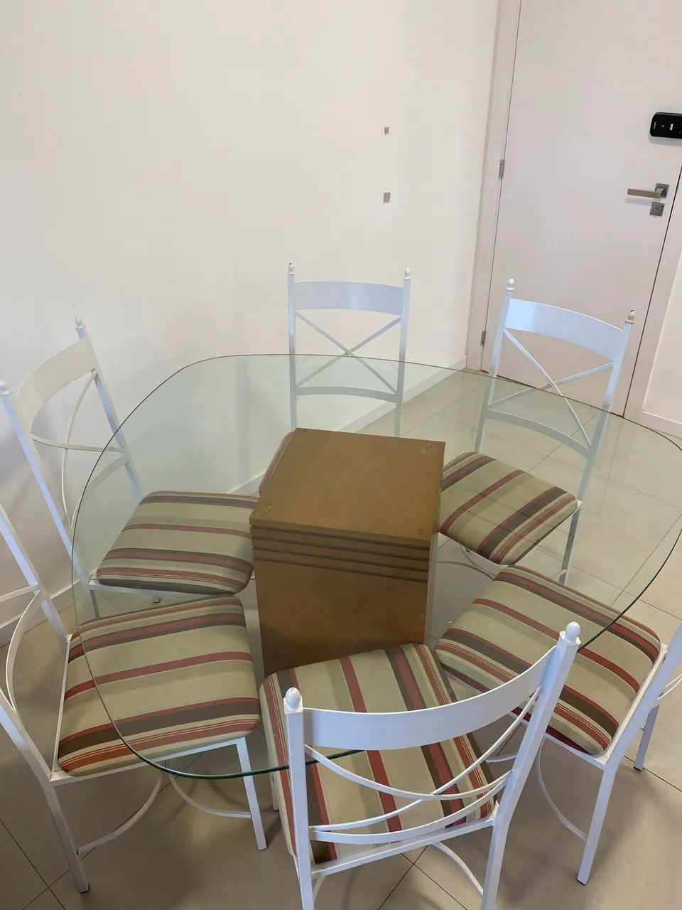 Mesa de jantar com cadeiras - Foto 3