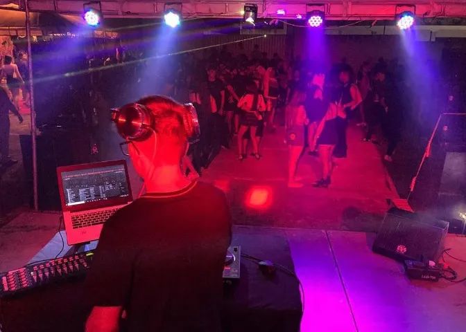 DJ para Eventos na Região - Som & Iluminação - Foto 3