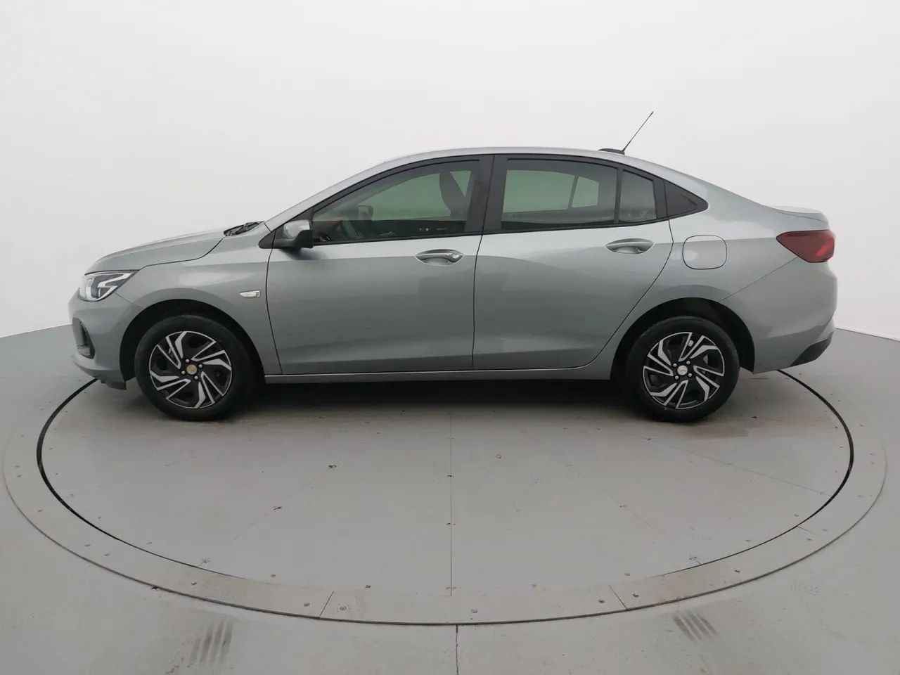 Chevrolet Onix Plus LT 1.0 12V Flex Mec. 4P, foto 2 de 18