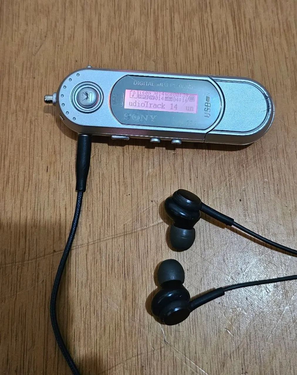 Mini MP3 Player Sony 1GB USB Tipo Pendrive - Funcionando - Foto 2