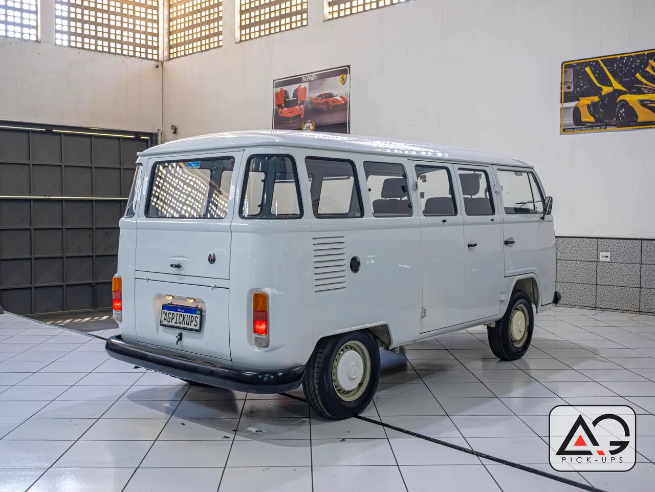 Volkswagen Kombi Standard/ Luxo/ Série Prata, foto 2 de 20