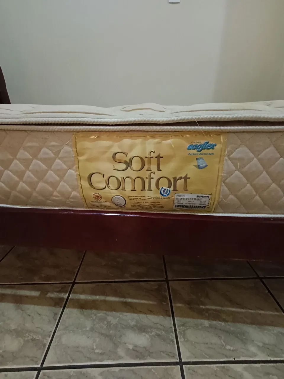 Cama solteiro de madeira com colchão  - Foto 2