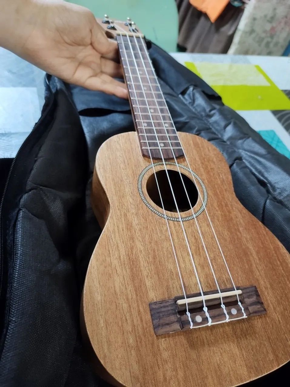 Ukulele soprano com capa - Foto 2