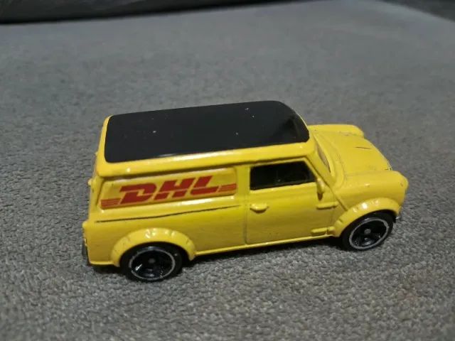 Hot Wheels '67 Austin Mini Van Custom