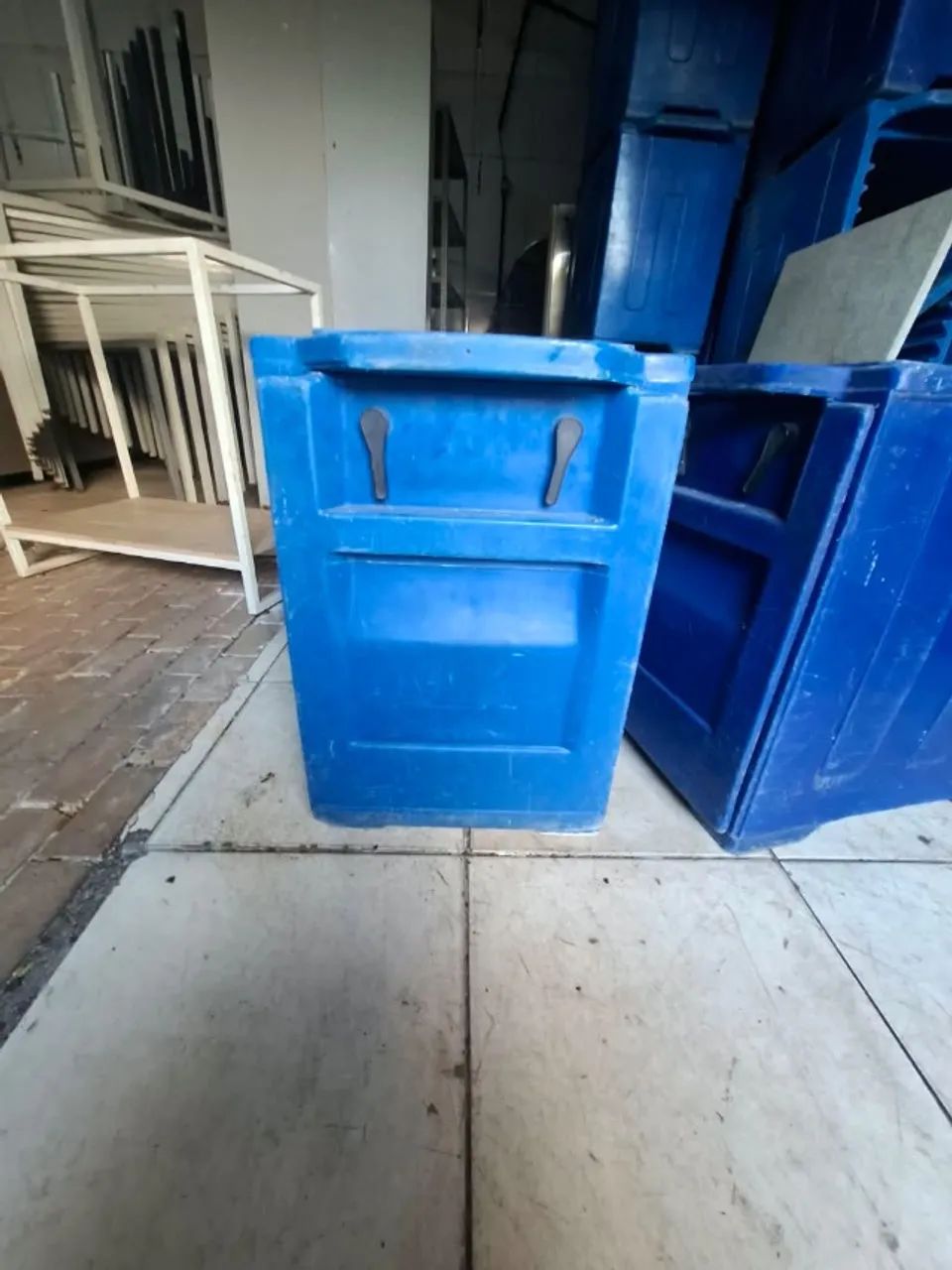 Isobox Usado