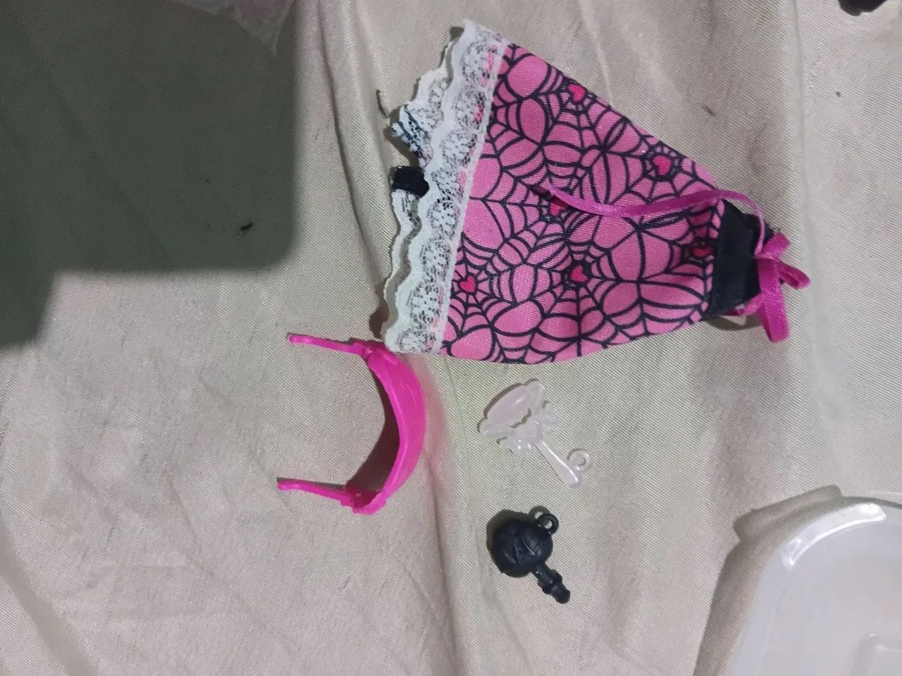 Lotinho Monster High e barbie - Foto 5