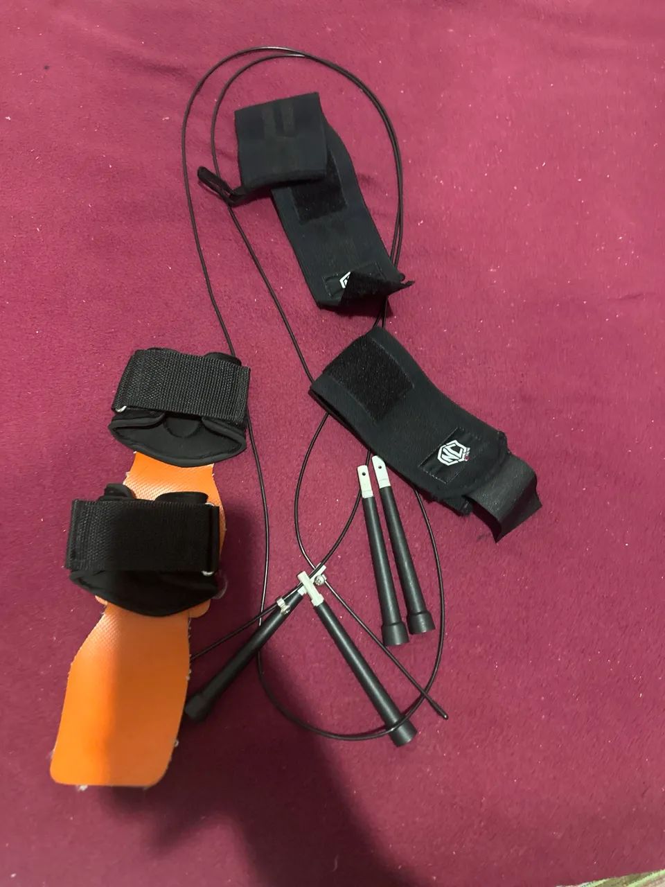 Kit de Crossfit proteção de punho e Grips e corda de pular. - Foto 4