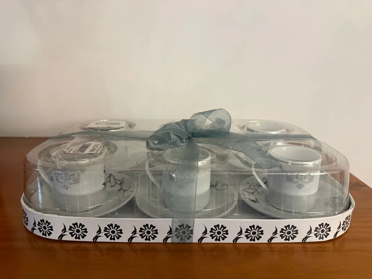 Conjunto de pires e xícaras vintage nunca usados - Foto 2