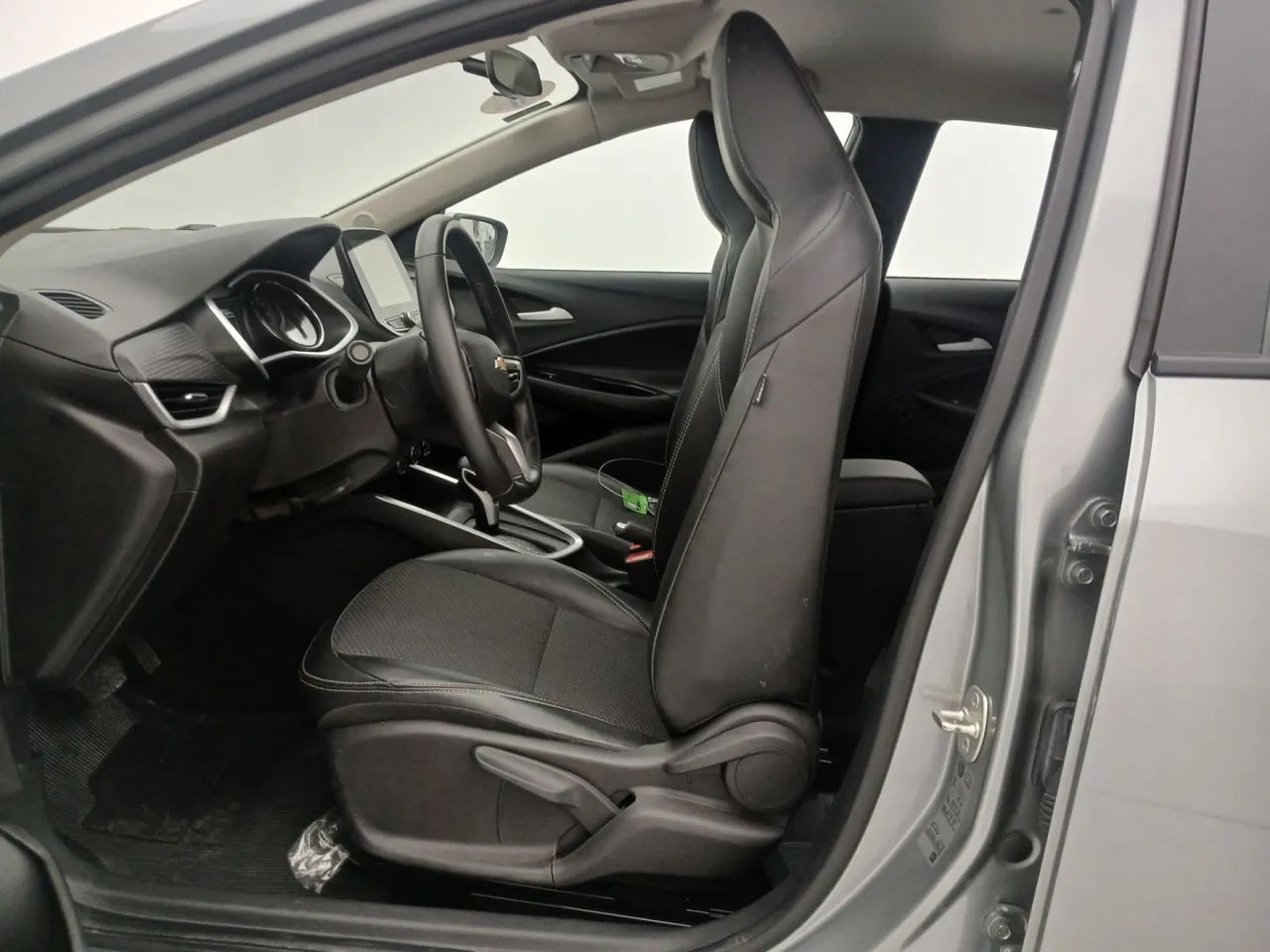 Chevrolet Onix Plus LTZ 1.0 12V TB Flex Aut. 4P, foto 16 de 18