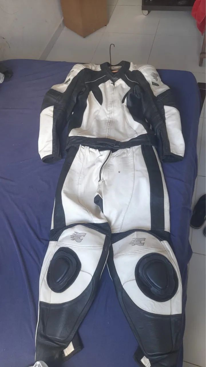 Macacão de Motociclista em Couro - Preto e Branco - Foto 2