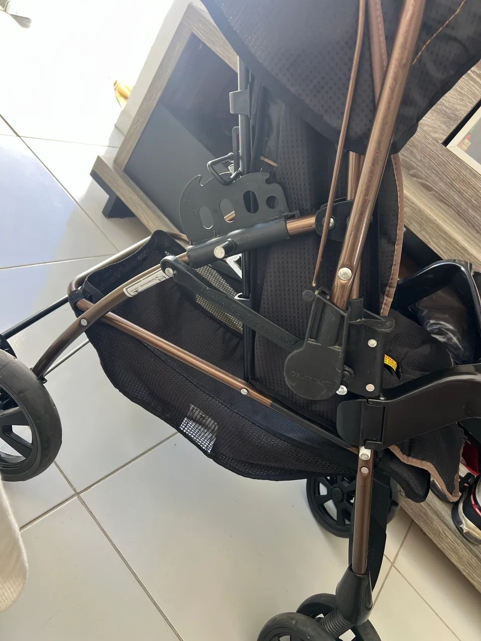 Carrinho de bebê Galzerano - semi novo  - Foto 5